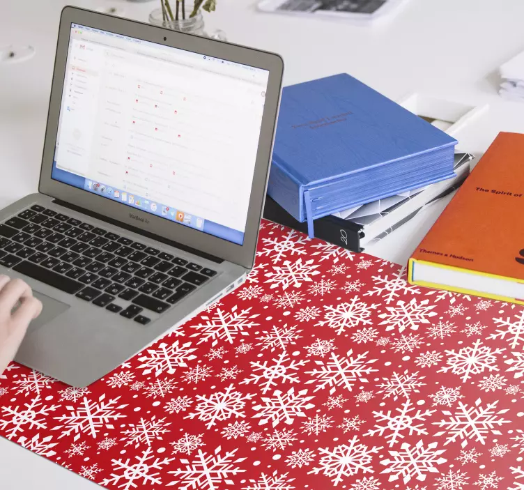 Snowflake Patterned Red christmas mouse pad - TenStickers