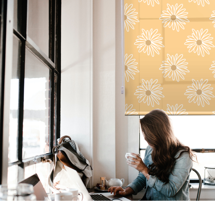 Yellow daisy design floral roller blind - TenStickers