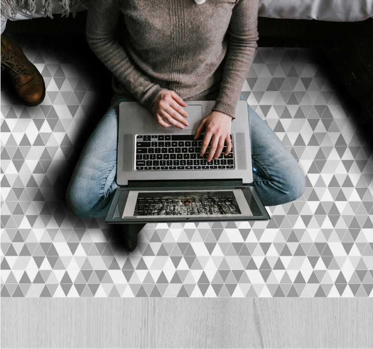 Geometric Triangular Pattern geometric rug - TenStickers