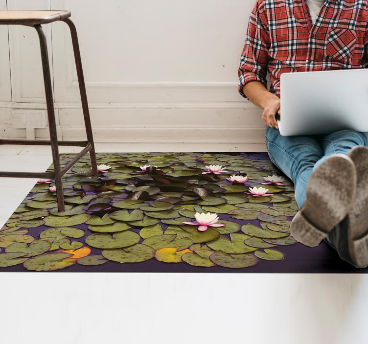 Lotus in pond floral vinyl rug - TenStickers